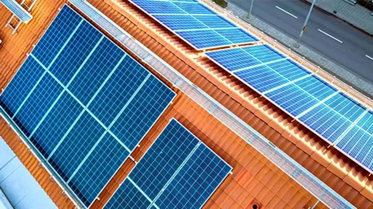 Dónde-puedo-informarme-sobre-instalaciones-fotovoltaicas-para-autoconsumo-energético-en-Sevilla